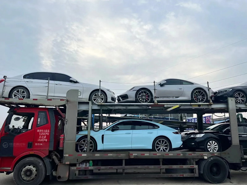全面详细的轿车托运流程,请查收~ 随着人们生活水平的不断上升,私家车数量也越来越多,轿车托运服务也逐渐得到了重视。轿车托运不仅能够解决异地买车难的问题,还能够解决长途不想开车去但是又需要用车的困扰。那么,托运一辆汽车究竟需要哪些流程呢?